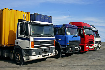 Big rig, 18 wheeler, box truck, straight truck, flatbed, and bobtail are examples of commercial trucks driven on Richardson, Dallas County and Collin County, Texas, highways.